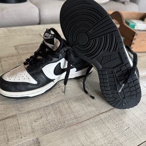 Nike Kids Black and White Sneakers pandas